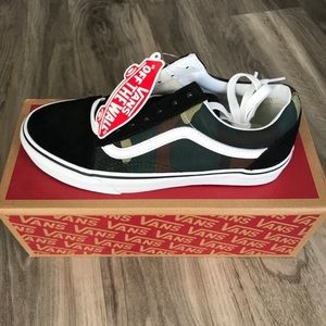 *NWT* Vans Old Skool in Woodland Camo